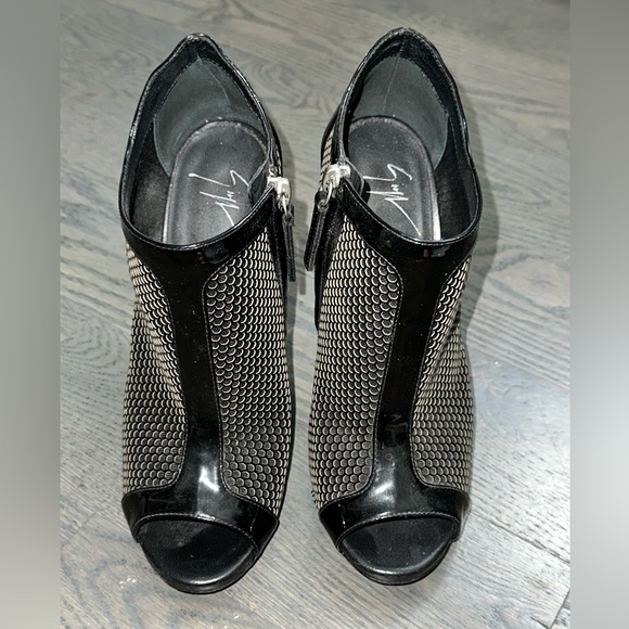 Good condition - Picture 2 of 3